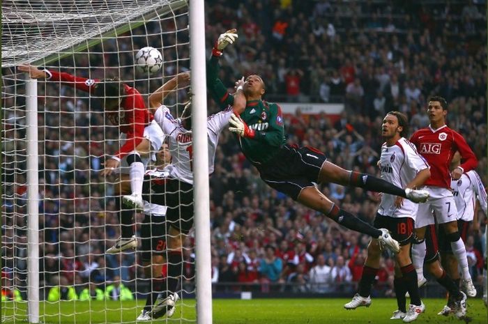 Proses gol Cristiano Ronaldo dalam laga Manchester United versus AC Milan di Old Trafford, 24 April 2017.