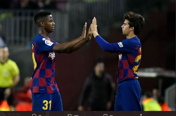 Dua bintang muda Barcelona, Ansu Fati (kiri) dan Riqui Puig (kanan).