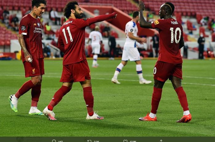 Trio penyerang Liverpool merayakan gol ke gawang Crystal Palace dalam laga pekan ke-31 Liga Inggris 2019-2020.