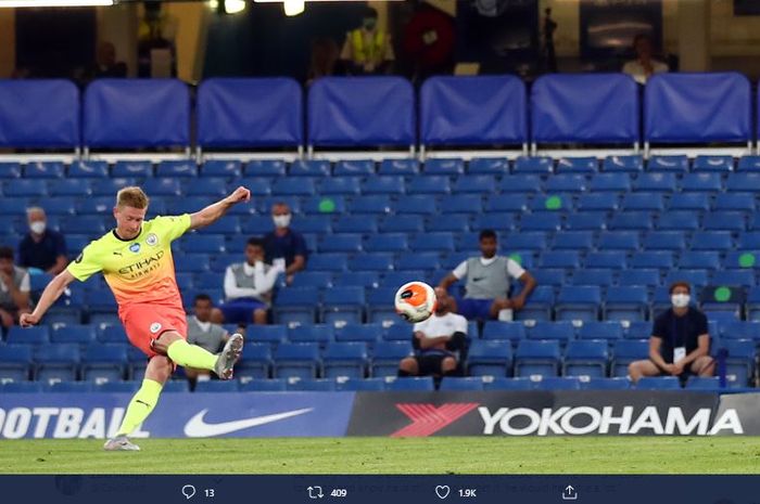 Kevin De Bruyne saat mengeksekusi penalti ke gawang Newcastle United pada babak perempat final Piala FA.