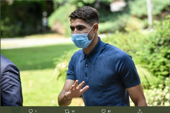 Achraf Hakimi saat menjalani tes medis sebelum meresmikan transfernya dari Real Madrid ke Inter Milan, Selasa (30/6/2020).