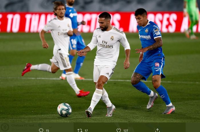 Momen Dani Carvajal berusaha mendapatkan bola pada laga Real Madrid melawan Getafe di Stadion Alfredo Di Stefano, Kamis (2/7/2020).