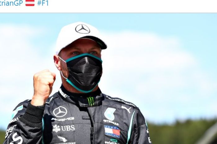 Pembalap Mercedes, Valtteri Bottas, meraih pole position pada kualifikasi F1 GP Austria di Red Bull Ring, Austria, 4 Juli 2020.