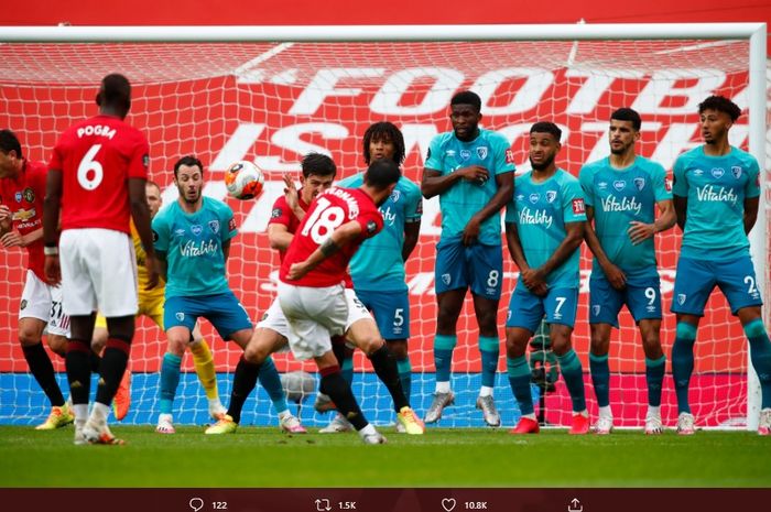 Bruno Fernandes mencetak gol kelima sekaligus gol penutup bagi Manchester United dalam kemenangan 5-2 atas Bournemouth di Stadion Old Trafford, Sabtu (4/7/1010), dalam lanjutan Liga Inggris.