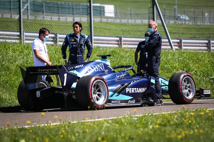 Pembalap F2, Sean Gelael, gagal menyelesaikan balapan seri pertama pada GP Austria di Red Bull Ring