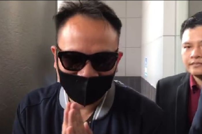 Vicky Prasetyo datangi Kejaksaan Jakarta Selatan pada Selasa (7/7/2020). 