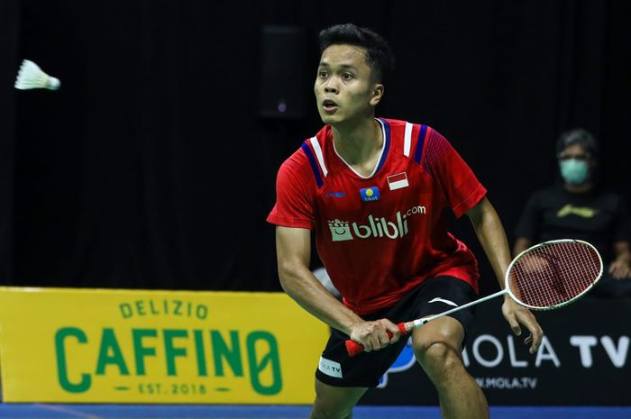 Pemain unggulan kesatu Anthony Sinisuka Ginting saat melawan Alvi Wijaya Chairullah pada ajang PBSI Home Tournament di Hall Pelatnas PBSI, Cipayung, Jakarta Timur, Kamis (9/7/2020).