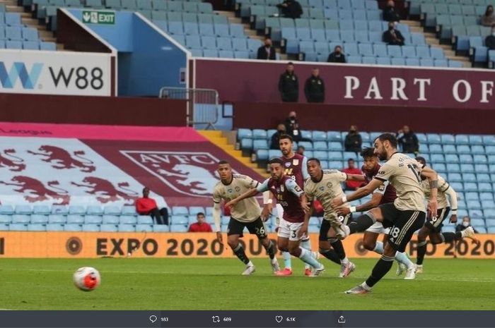 Gelandang Manchester United, Bruno Fernandes, dalam laga kontra Aston Villa pada Kamis (9/7/2020).