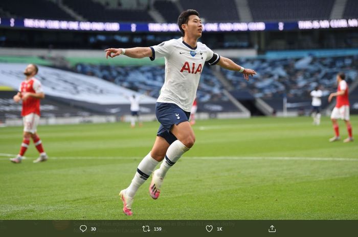 Son Heung-min merayakan golnya untuk Tottenham Hotspur ke gawang Arsenal dalam laga Liga Inggris di Tottenham Hotspur Stadium, 12 Juli 2020.