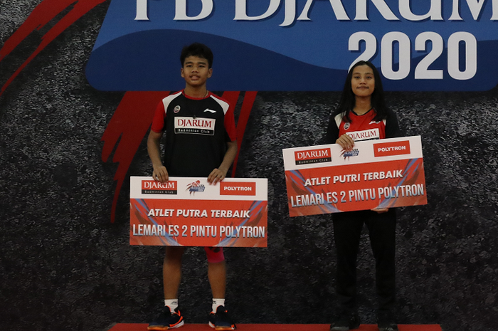 Iqbal Asrullah dan Mutiara Ayu Puspitasari dinobatkan menjadi Atlet Terbaik Liga PB Djarum 2020 di GOR Djarum Jati, Kudus, Jawa Tengah, pada Sabtu (11/7/2020).