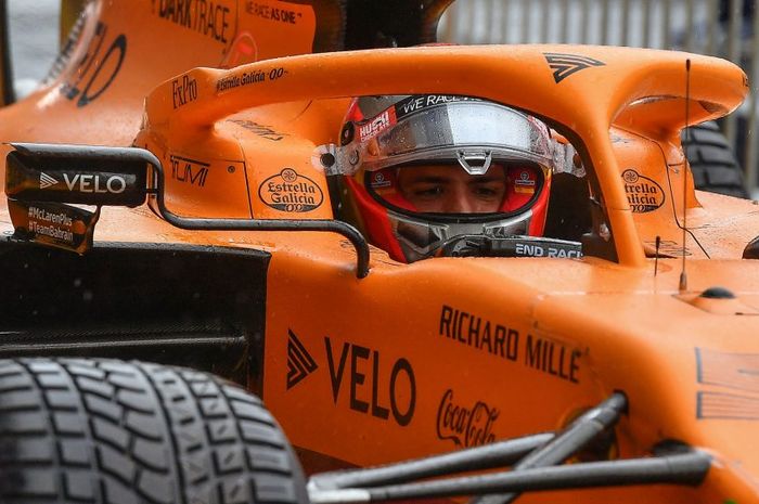 Pembalap McLaren Renault, Carlos Sainz Jr, saat menjalani sesi kualifikasi GP Styria 2020 di Red Bull Ring, Spielberg, Austria, Minggu (12/7/2020).