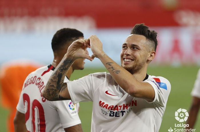 Lucas Ocampos mencetak gol untuk Sevilla dalam laga kontra Mallorca, Minggu (12/7/2020).