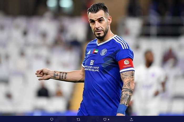 Alvaro Negredo yang saat ini membela klub Uni Emirat Arab, Al-Nasr, akan segera bergabung dengan klub promosi LaLiga musim depan, Cadiz CF.