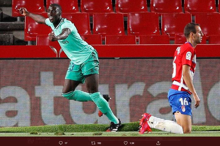 Ferland Mendy merayakan gol ke gawang Granada pada babak pertama.