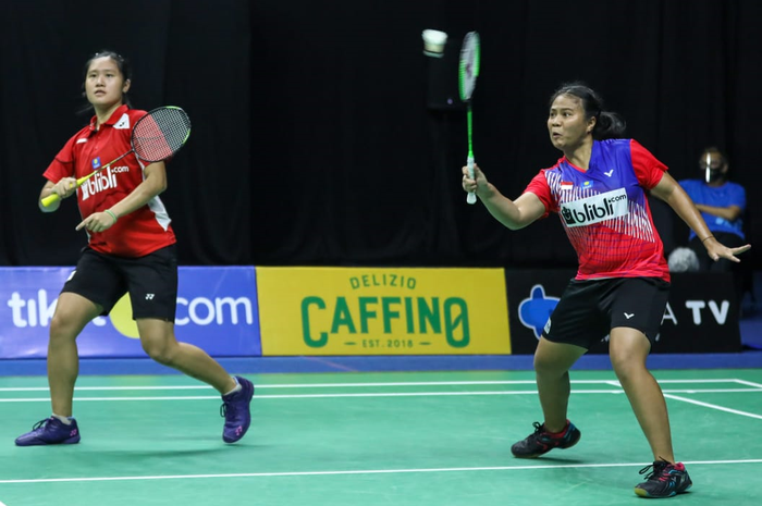 Pasangan ganda putri, Jesita Putri Miantoro (kanan)/Lanny Tria Mayasari, membuat kejutan setelah menyingkirkan unggulan kedua, Nita Violina Marwah/Putri Syaikah, pada perempat final PBSI Home Tournament di Hall Pelatnas Cipayung, Jakarta, 16 Juli 2020.