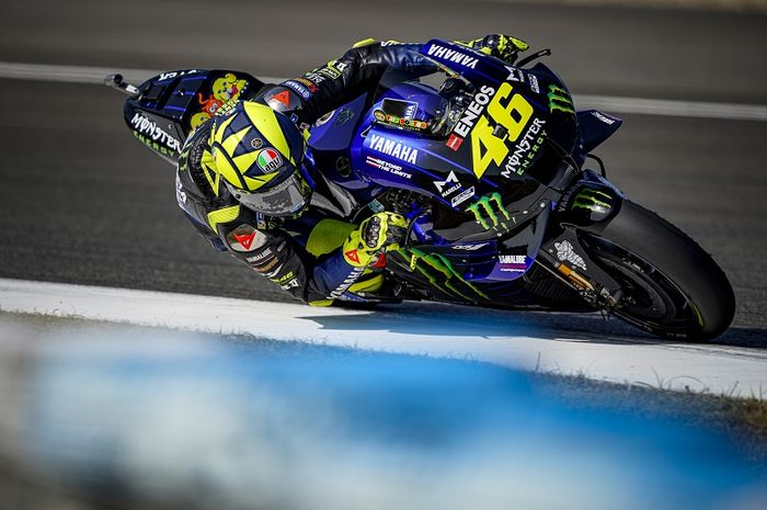 Pembalap Monster Energy Yamaha, Valentino Rossi, ketika melakoni sesi latihan bebas MotoGP Spanyol di Sirkuit Jerez, Spanyol, 17 Juli 2020.