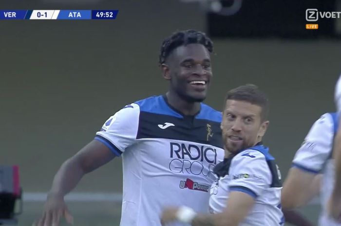 Duvan Zapata merayakan gol ke gawang Hellas Verona dalam laga pekan ke-34 Liga Italia 2019-2020.