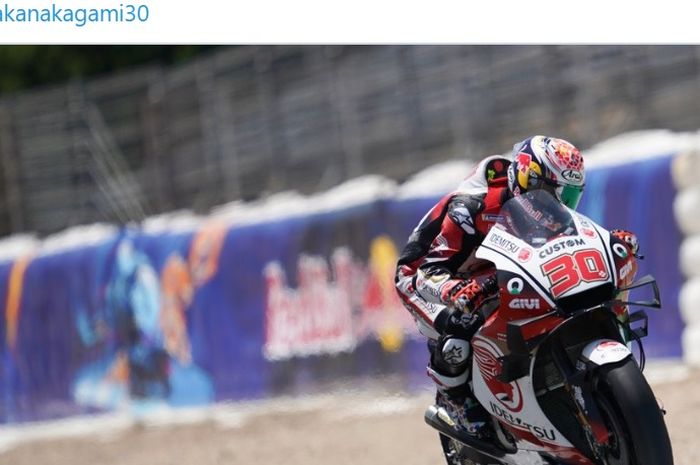 Pembalap LCR Honda, Takaaki Nakagami, saat tampil pada balapan MotoGP Spanyol di Sirkuit Jerez, Spanyol, 19 Juli 2020.