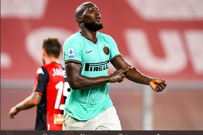 Selebrasi Romelu Lukaku usai menjebol gawang Genoa untuk kedua kalinya pada laga pekan ke-36 Liga Italia di Stadion Luigi Ferraris.