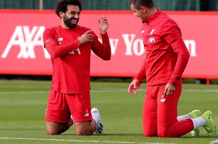 Momen kebersamaa Mohamed Salah dan Dejan Lovren saat latihan di Liverpool.