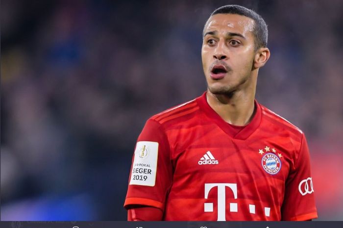 Gelandang tengah Bayern Muenchen, Thiago Alcantara, menjadi incaran serius juara Liga Inggris 2019-2020, Liverpool. pada bursa transfer  musim panas 2020.