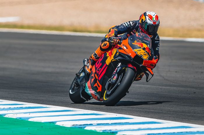 Pembalap Red Bull KTM Factory, Pol Espargaro, ketika tampil pada balapan MotoGP Andalusia di Sirkuit Jerez, Spanyol, 26 Juli 2020.