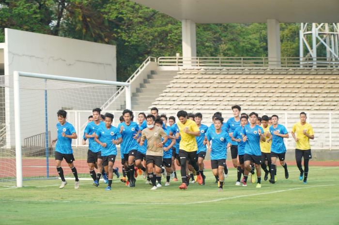 Timnas U-19 Indonesia menggelar pemusatan latihan di Stadion Madya, Senayan, Jakarta Pusat, Jumat (8/8/2020)