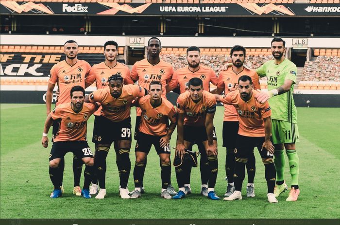 Skuad lengkap Wolverhampton Wanderers  kala menghadapi  Olympiakos pada laga leg kedua babak 16 besar Liga Europa.