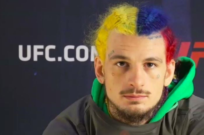 Sean O'Malley dengan rambut berwarna bendera Ekuador.