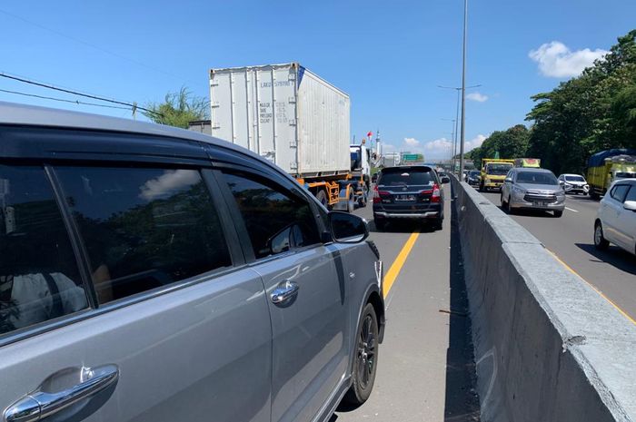 Jacksen F Tiago kala mengalami kecelakaan di tol Waru, Sabtu (15/8/2020) siang.