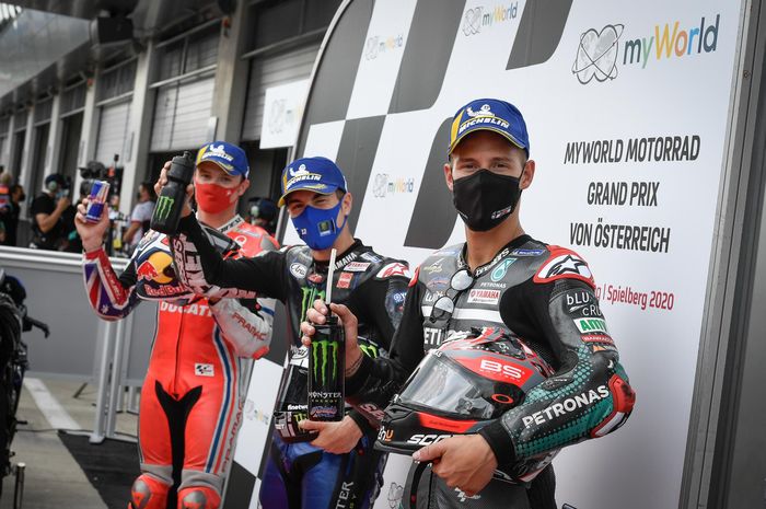 Dari kiri ke kanan, Jack Miller (Pramac Ducati), Maverick Vinales (Monster Energy Yamaha), Fabio Quartararo (Petronas Yamaha SRT) setelah kualifikasi MotoGP Austria di Red Bull Ring, Sabtu (15/8/2020).