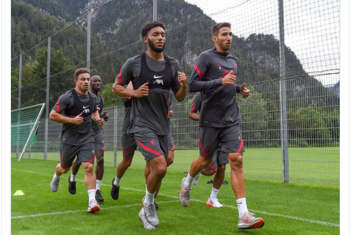 Pemain Liverpool saat menjalani sesi latihan.