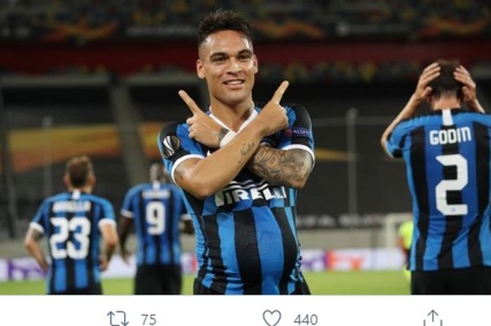 Selebrasi penyerang Inter Milan, Lautaro Martinez, usai mencetak dua gol ke gawang Shakhtar Donetsk pada babak semifinal, Senin (17/8/2020) waktu setempat atau Selasa dini hari WIB.