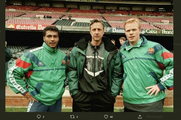 Johan Cruyff (tengah) saat melatih Barcelona, berada di antara Ronald Koeman (kanan) dan Romario Faria.