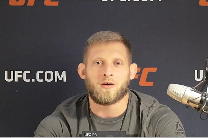 Petarung kelas berat ringan UFC, Marcin Prachnio, yang pernah berlatih di Jakarta.