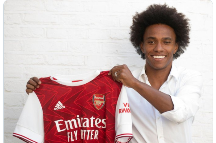 Willian saat diperkenalkan sebagai pemain Arsenal.