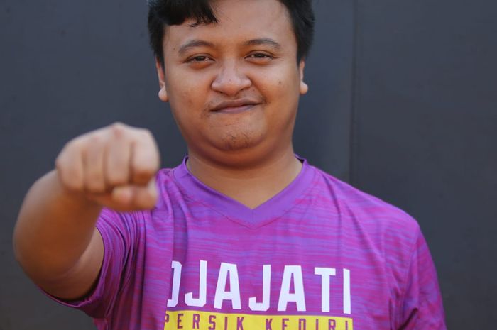 Atlet E-Sport yang didatangkan Persik Kediri ialah Muhammad Lucky Maarif.