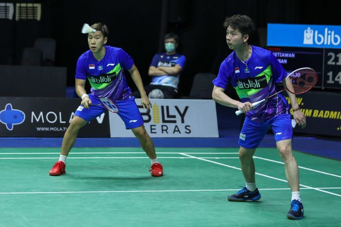 Pasangan ganda putra Indonesia, Marcus Fernaldi Gideon/Kevin Sanjaya Sukamuljo, tampil pada turnamen simulasi Piala Thomas 2020 di Pelatnas PBSI, Cipayung, Jakarta, Selasa (1/9/2020)