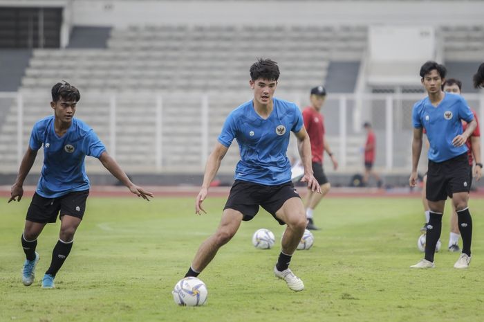 Pemain Bek timnas U-19 Indonesia, Elkan Baggott saat menjalani pemusatan latihan (TC) di Jakarta.