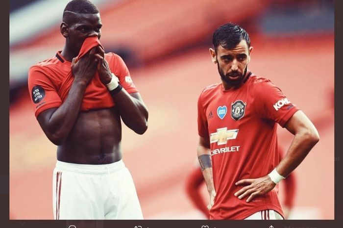 Gelandang Manchester United, Bruno Fernandes dan Paul Pogba.