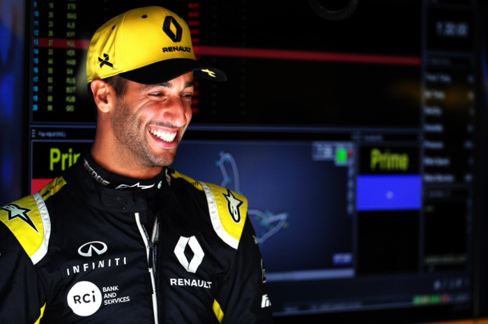 Pembalap Renault, Daniel Ricciardo. 