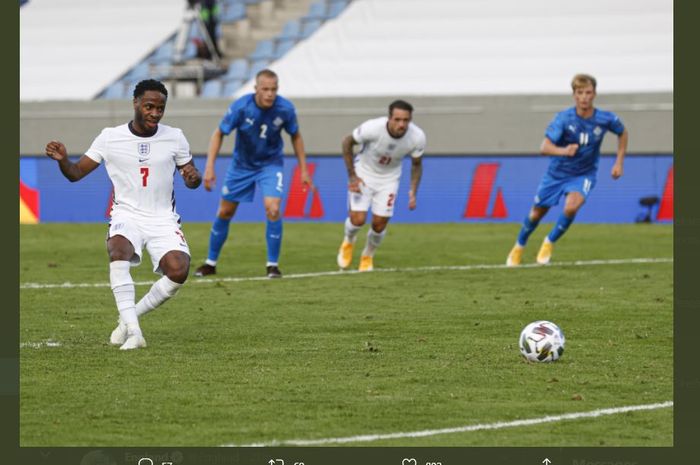 Raheem Sterling mencetak gol timnas Inggris ke gawang timnas Islandia dalam laga UEFA Nations League di Reykjavik, 5 September 2020.