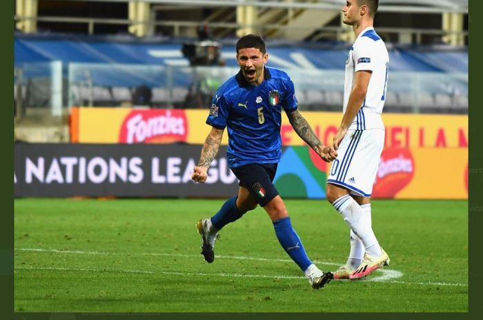 Stefano Sensi merayakan golnya untuk timnas Italia ke gawang Bosnia-Herzegovina di UEFA Natons League 2020-2021.