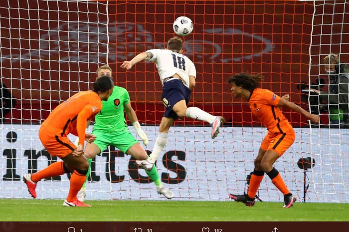 Momen terjadinya gol tunggal kemenangan timnas Italia atas timnas Belanda yang dicetak oleh Nicolo Barella dalam laga UEFA Nations League, Senin (7/9/2020).