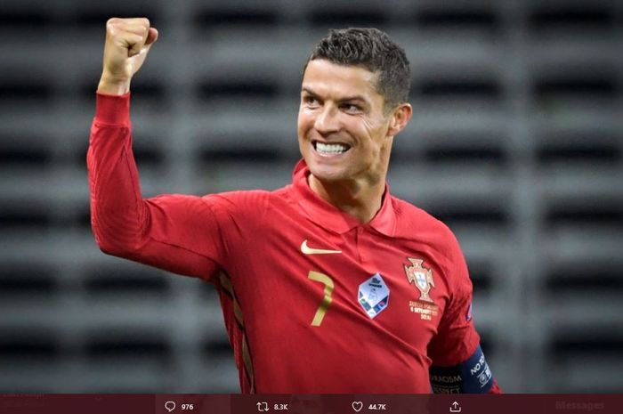 Cristiano Ronaldo merayakan golnya ke gawang Swedia dalam ajang UEFA Nations League, Selasa (8/9/2020).