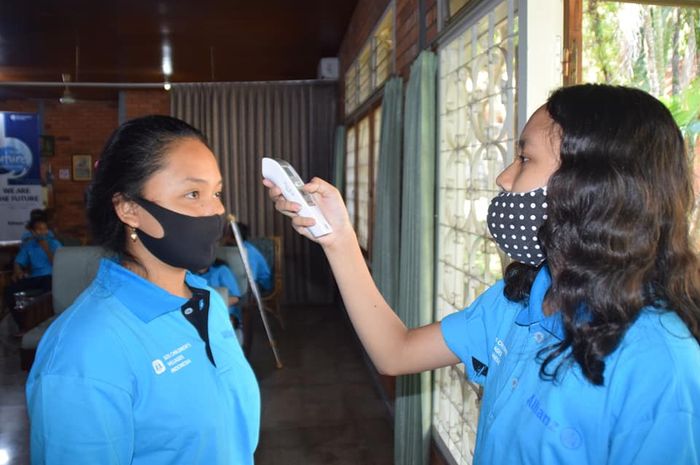 Allianz Indonesia meluncurkan program We Are the Future, untuk mempersiapkan kemandirian anak remaja SOS Children&rsquo;s Villages, dengan pendidikan berkualitas dan pelatihan keterampilan.