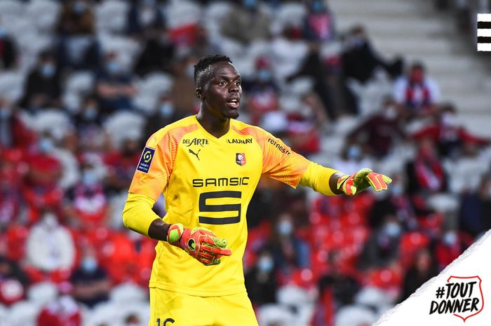 Kiper Rennes, Edouard Mendy, saat laga melawan Lille di Liga Prancis musim 2019/2020 pada 22 Agustus 2020 di Stadion Stade Pierre Mauroy, Lille.