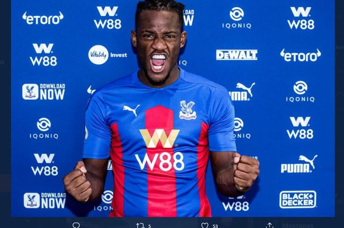 Michy Batshuayi dipinjamkan Chelsea ke Crystal Palace.