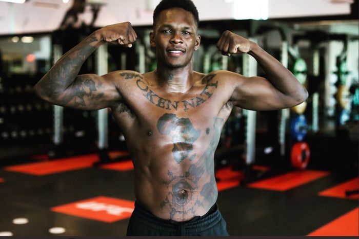 Juara kelas menengah UFC, Israel Adesanya.