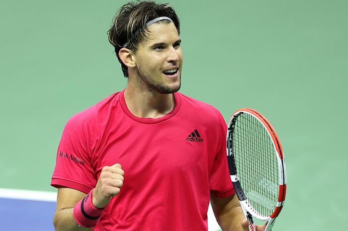 Petenis putra Austria, Dominic Thiem, bereaksi setelah memastikan diri ke final US Open 2020, Sabtu (12/9/2020).